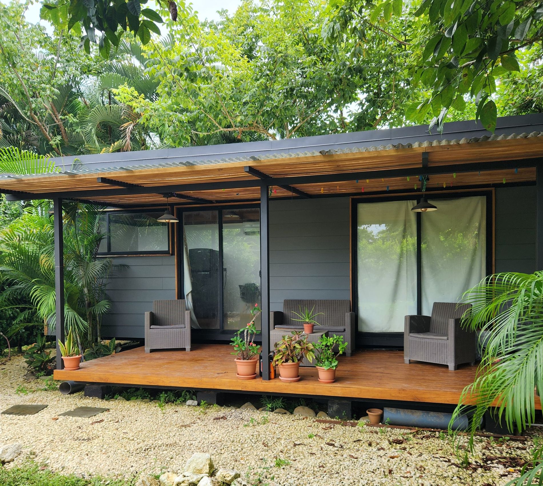 Du betrachtest gerade Strandparadies: Doppelhaus-Investition in Cabuya